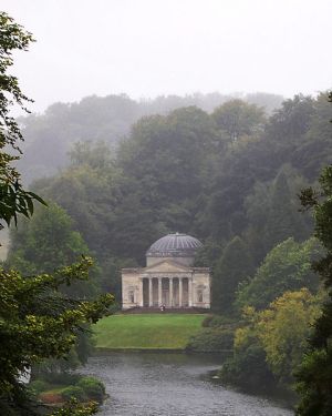Pantheon at Stourhead, via Wikimedia Commons. Photo by Luke Gordon, 14 August 2007.