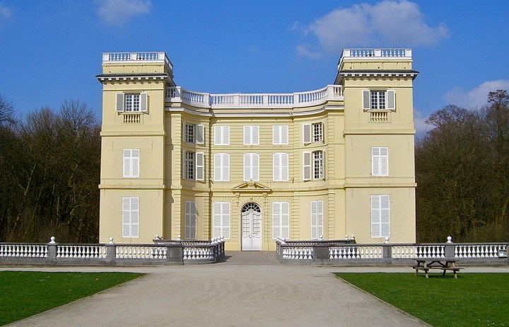 1024px-Kasteel_d_Ursel_Hingene