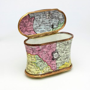 Double Snuffbox with Maps, c. 1757, possibly Berlin, Germany, The Rosalinde and Arthur Gilbert Collection on loan to the Victoria and Albert Museum, London, photo © Victoria and Albert Museum, London