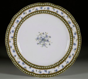 ‘Pearls and Cornflower’ (perles et barbeaux) Plate, Manufacture Royale de Sèvres (RMN- Grand Palais / Château de Versailles).