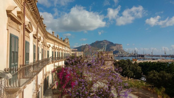 Photograph of the Palazzo Butera with a view of the sea to the right.